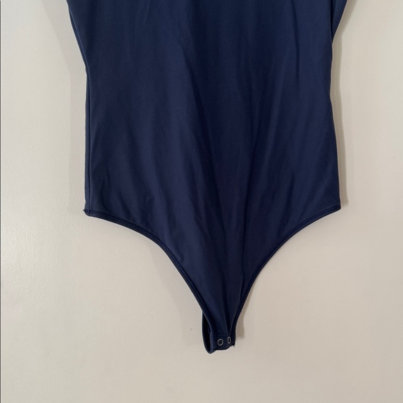 Abercrombie Women's Soft Matte Seamless Tee Bodysuit Navy size Small - Picture 7 of 12
